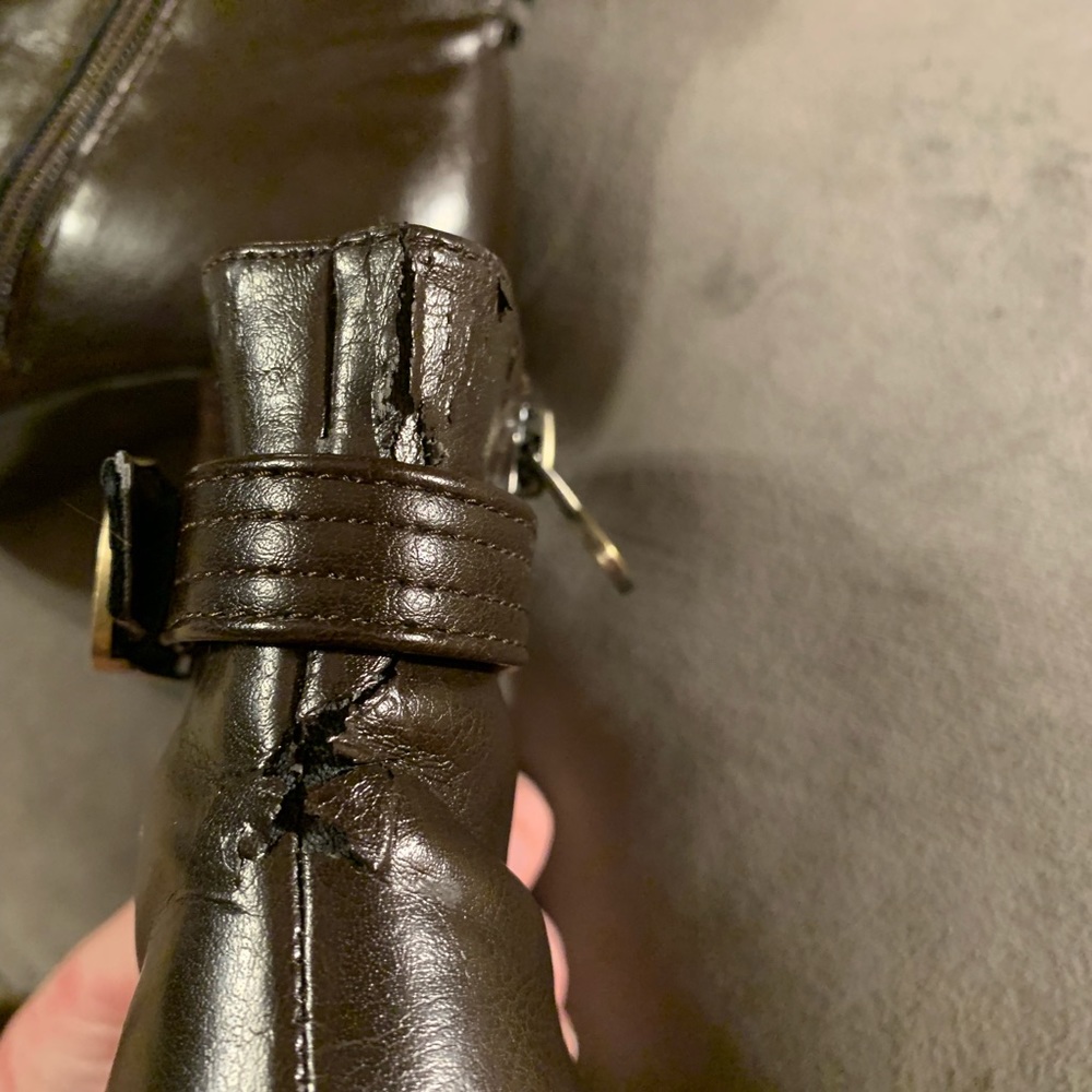 Etienne Aigner Crimson Heel Ankle Boots Booties - Picture 6 of 6